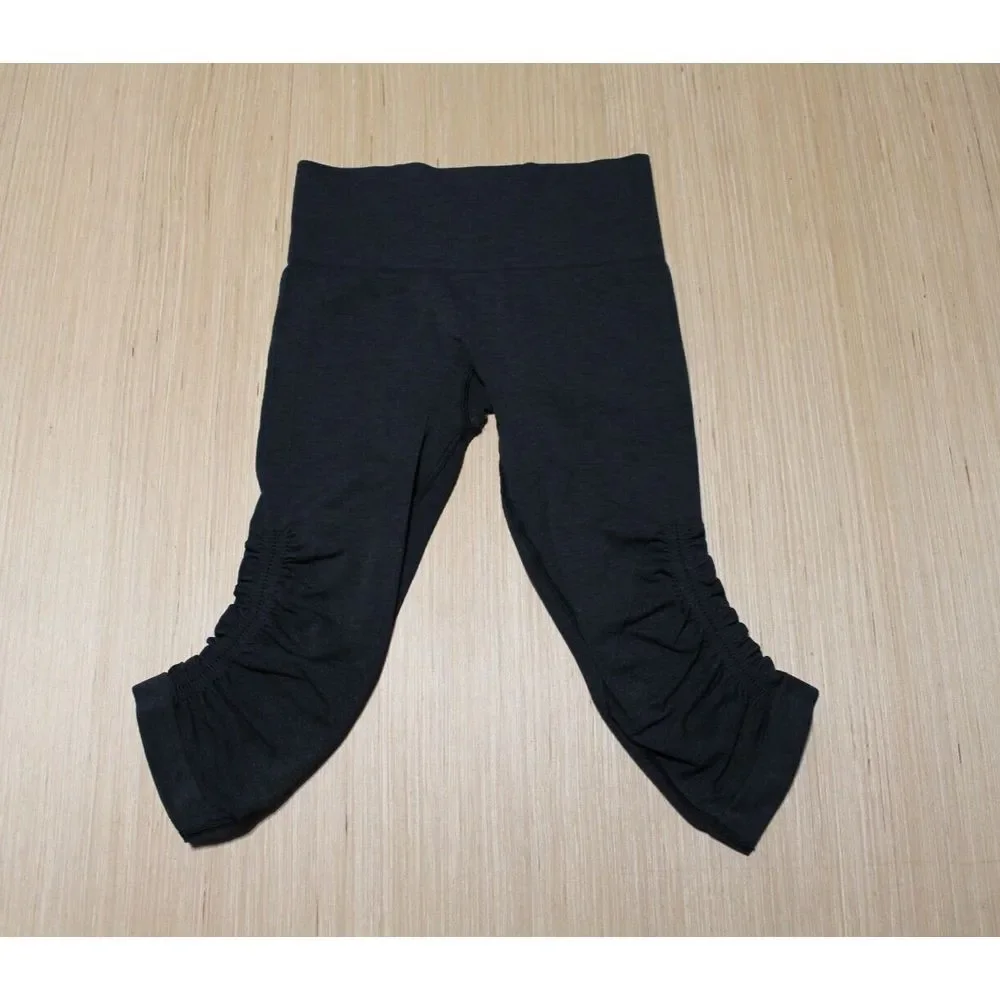 Lululemon Women's 4 In the Flow Cropped Ruched Heathered Black‎ Pants Leggings - Picture 2 of 9